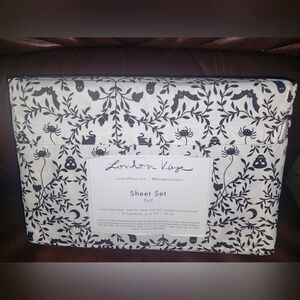 Black and White Sheet Spooky Set